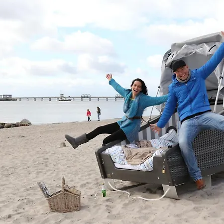 Schlafstrandkorb Nr 2 Luxe tent Kellenhusen